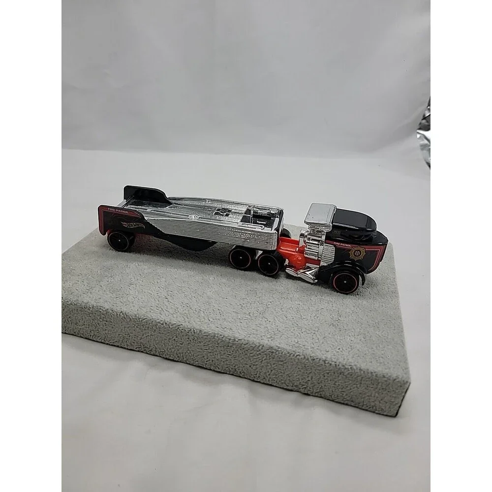 Hot Wheels Moto Sky Show Rig Fire Patrol Semi Truck Trailer Vehicle 2014 Mattel
